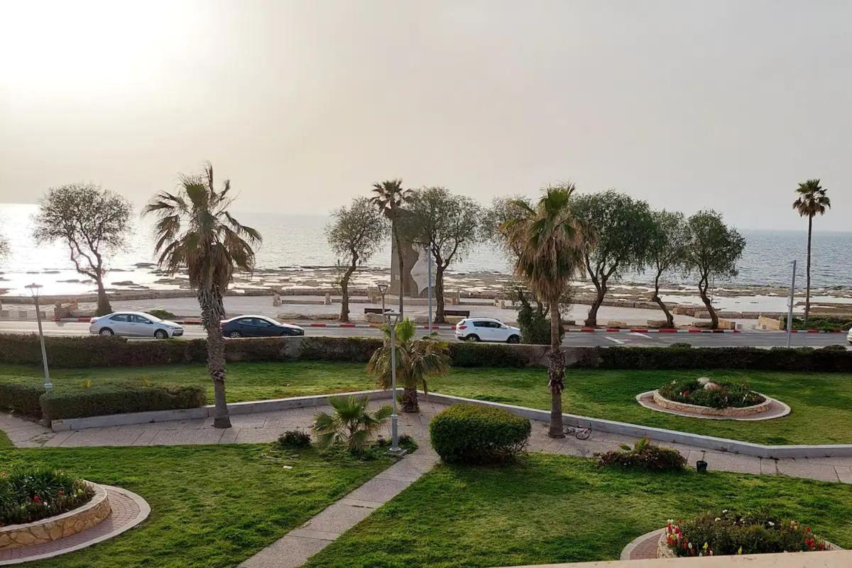 First Sea Line Apartment, Acre - Amazing Coastal View In Heart Of Akko Екстериор снимка